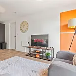 The Velmora Apartment - Central - 2Bed - Parking